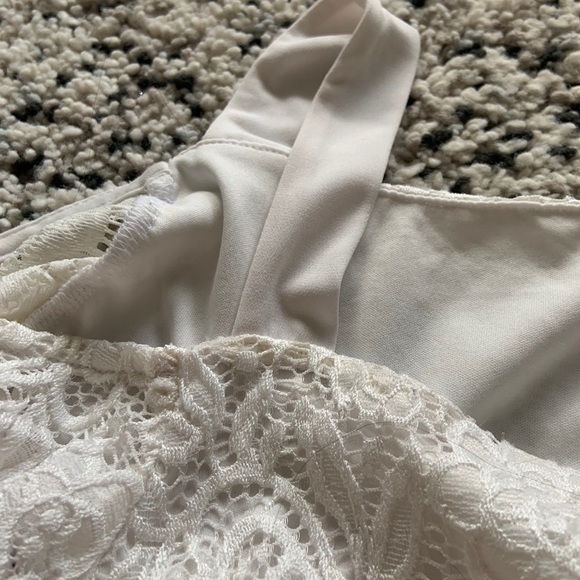 White lace blouse with open shoulder - Picture 4 of 5